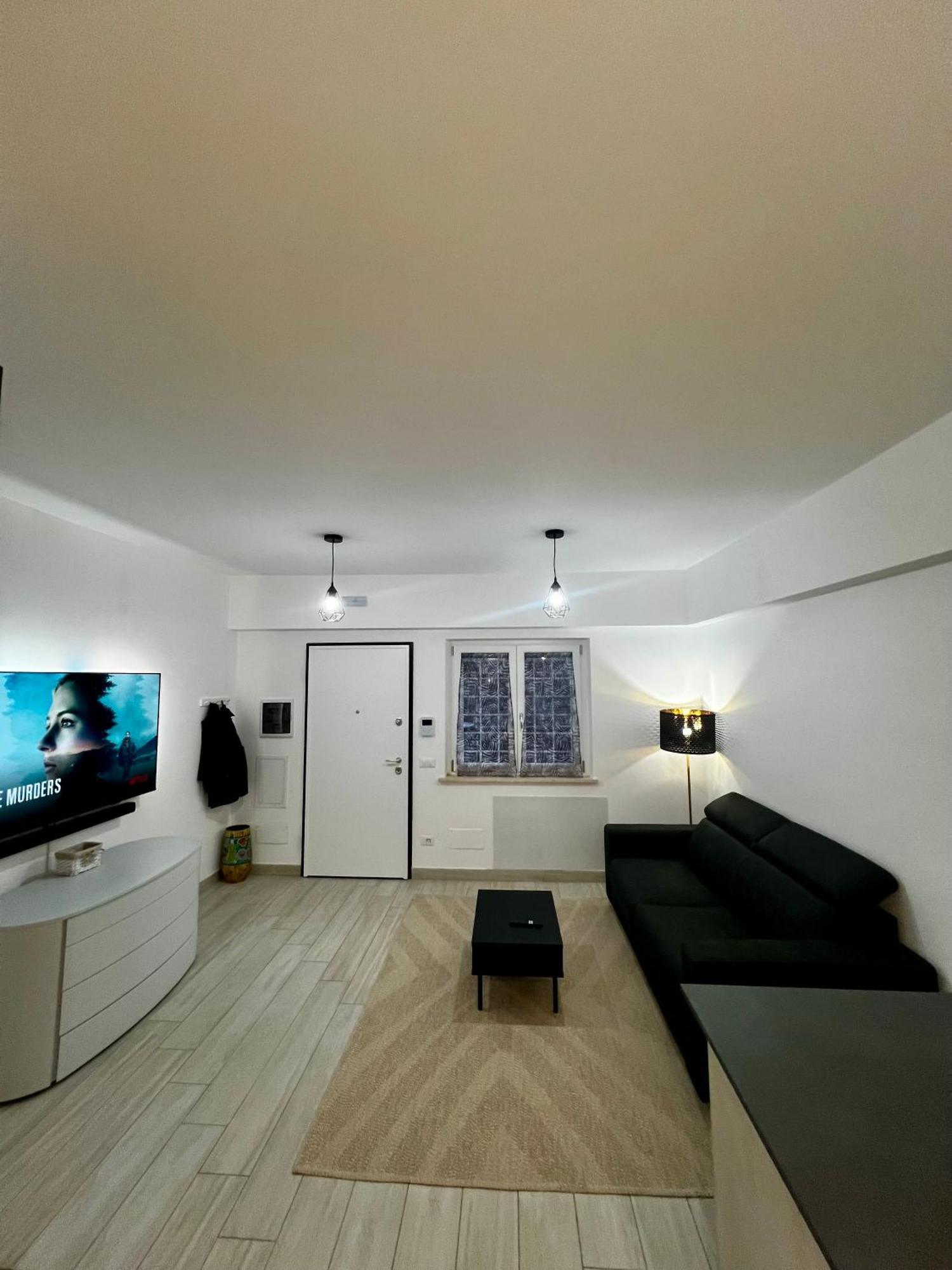 Apartment Elegant & Spacious 2br 2ba Unit With Private Patio *