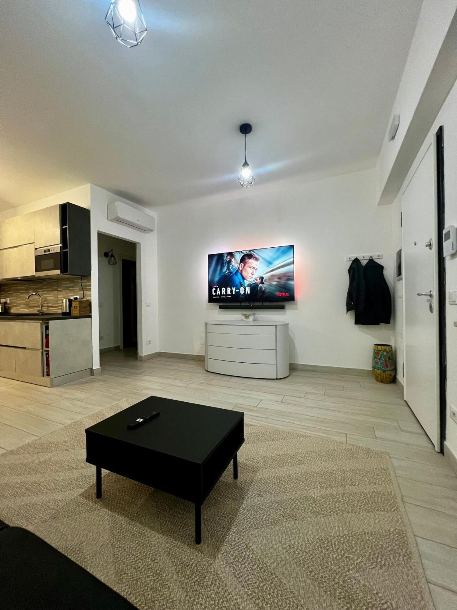 Elegant & Spacious 2br 2ba Unit With Private Patio *