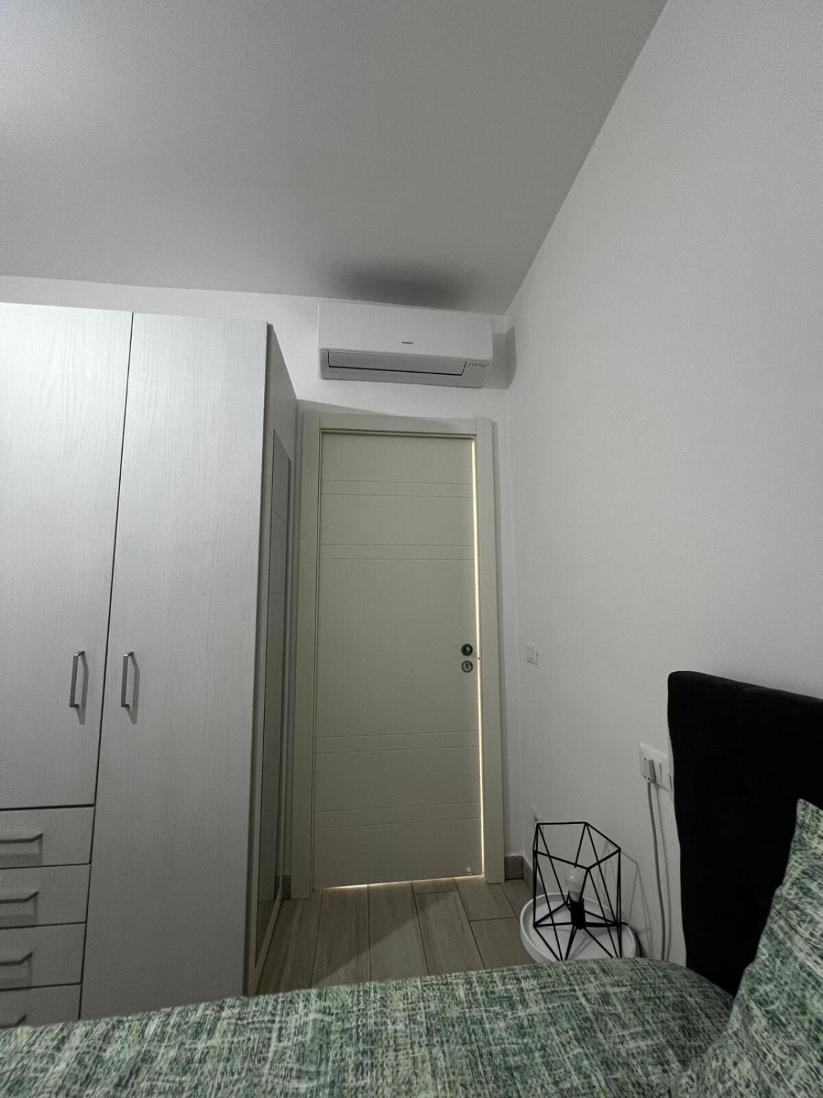 Elegant & Spacious 2br 2ba Unit With Private Patio *
