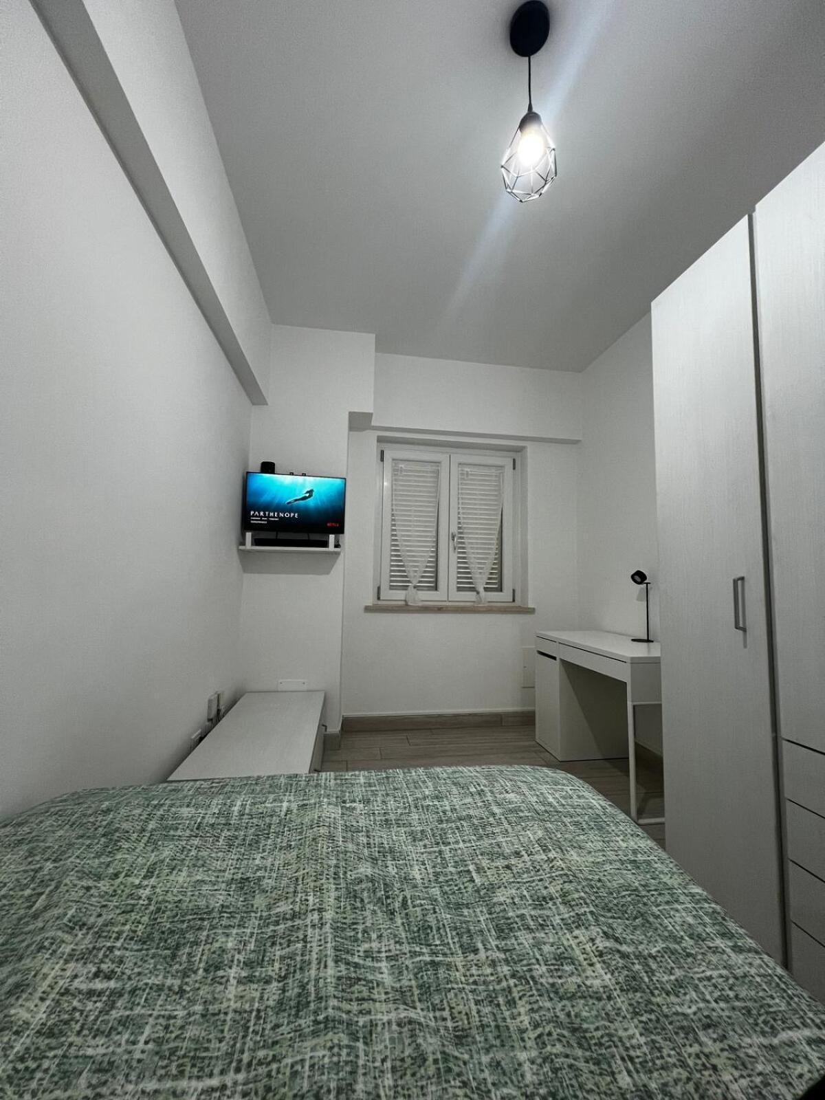 Elegant & Spacious 2br 2ba Unit With Private Patio * Rom